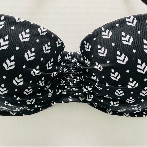 Shade & Shore | Halter push-up Bikini Top 34D - Picture 9 of 9